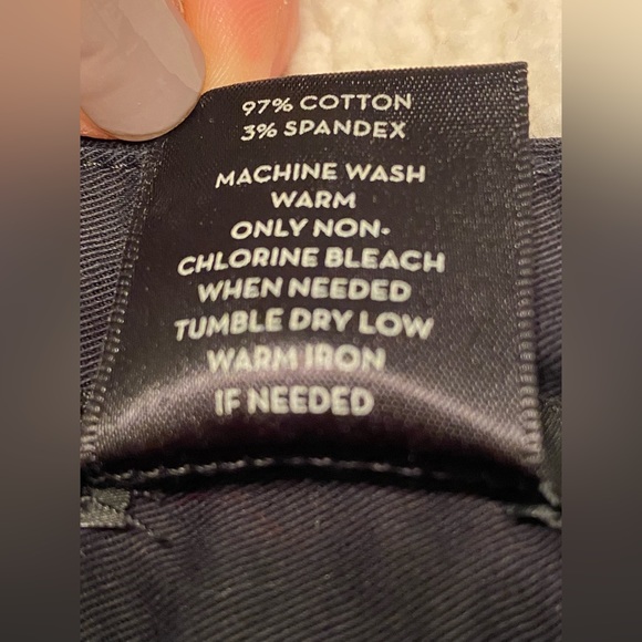 Ann Taylor Petite Curvy black capris - Picture 5 of 7